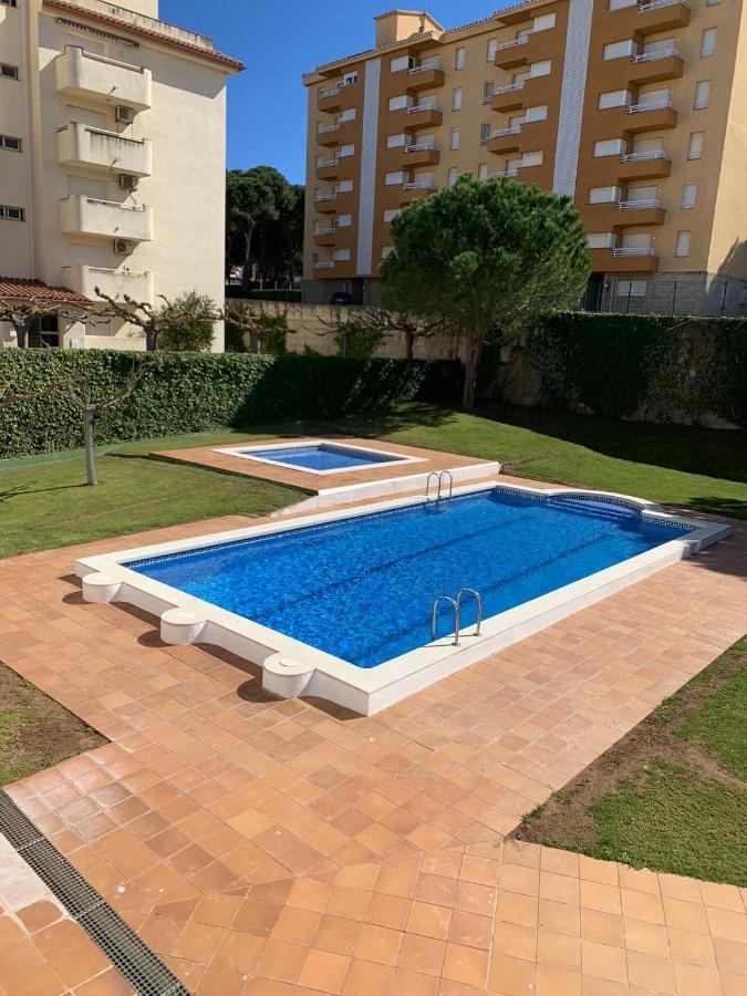 Cosy Apartment In L Escala, 7 Mins Walk To The Closest Beach, Riells L' Escala Exterior foto